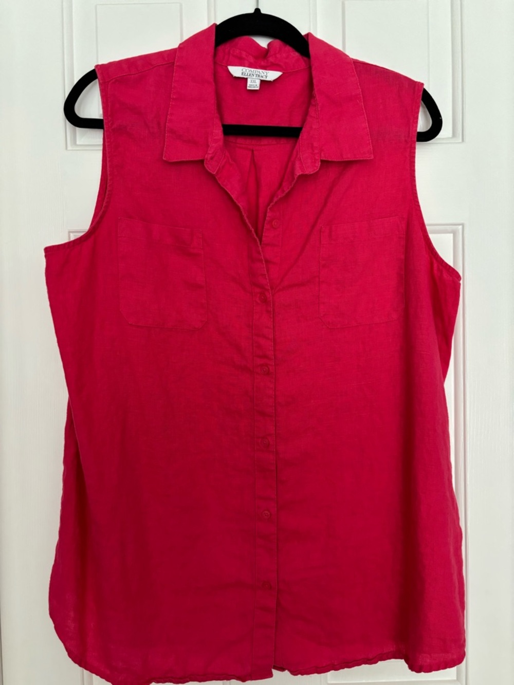 Ellen Tracy Sleeveless linen Button-Down Top in Bright Pink